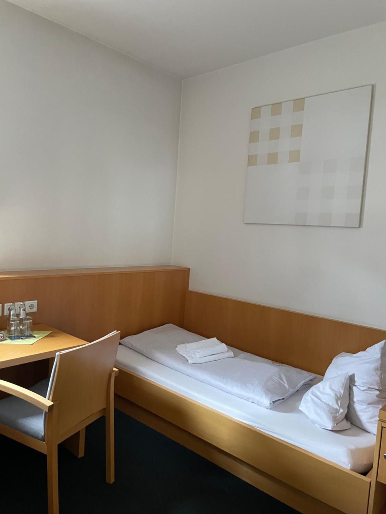 Tagungshaus Himmelspforten - Self Check-In Вюрцбург Экстерьер фото