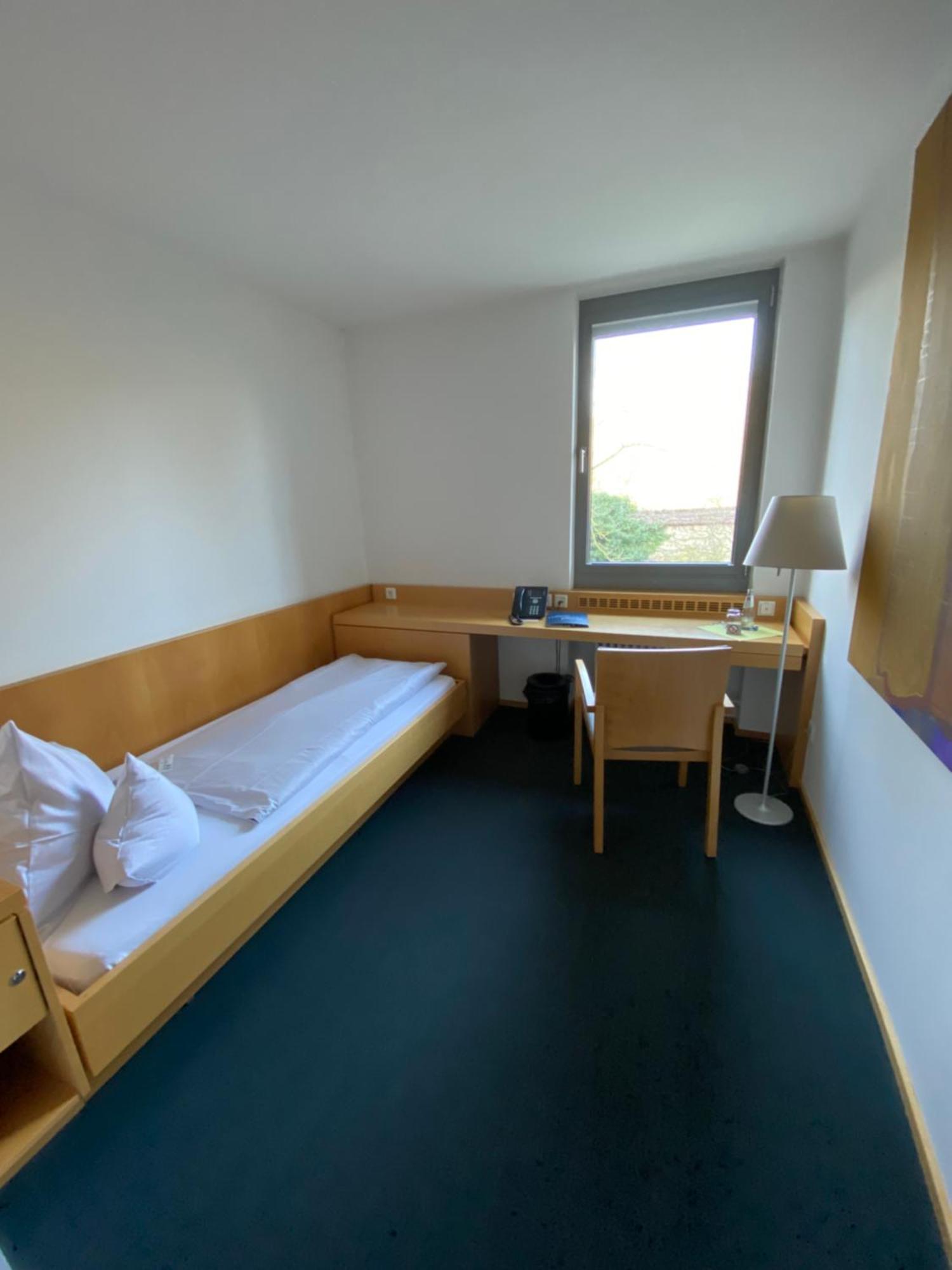 Tagungshaus Himmelspforten - Self Check-In Вюрцбург Экстерьер фото
