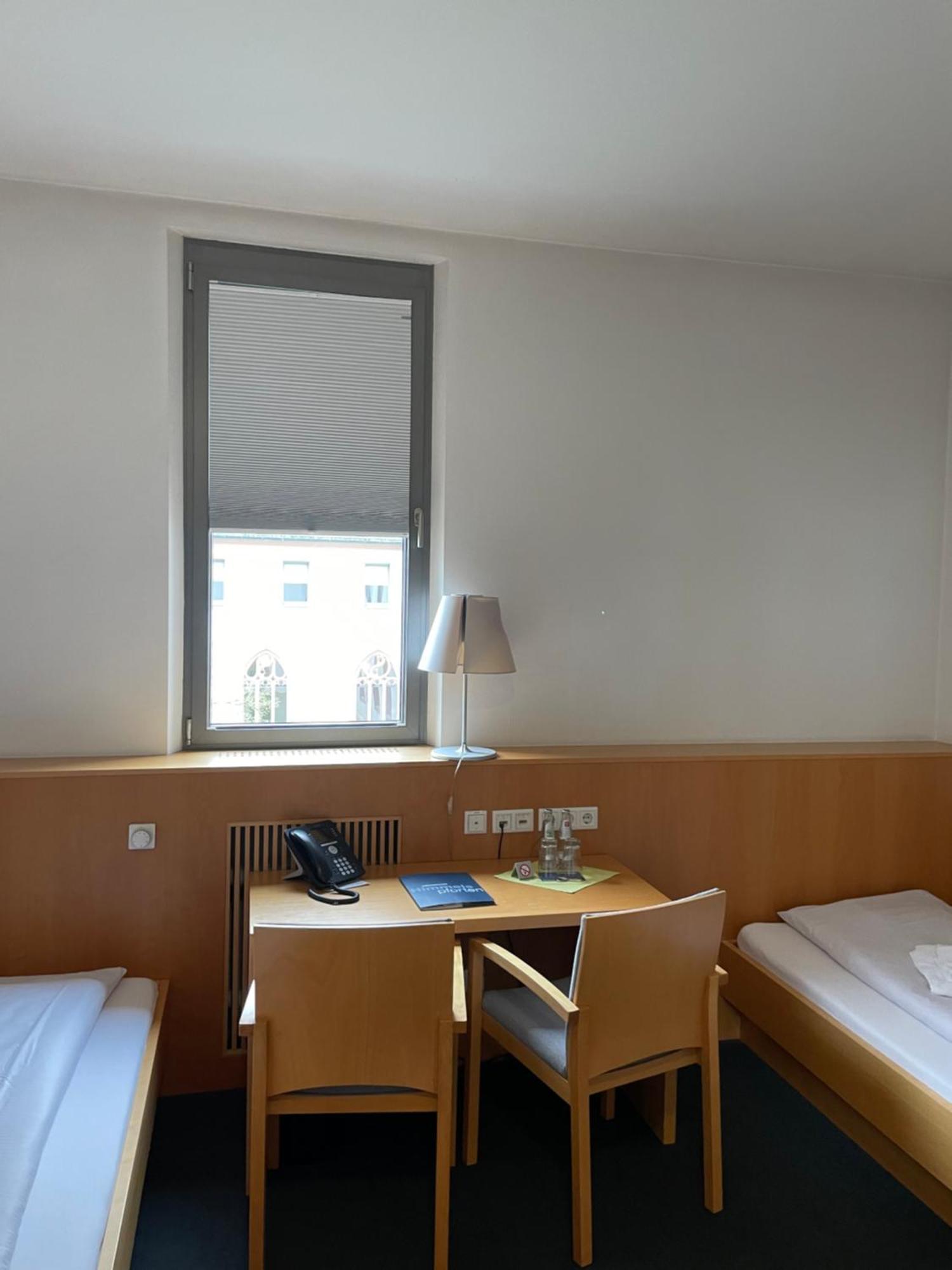 Tagungshaus Himmelspforten - Self Check-In Вюрцбург Экстерьер фото